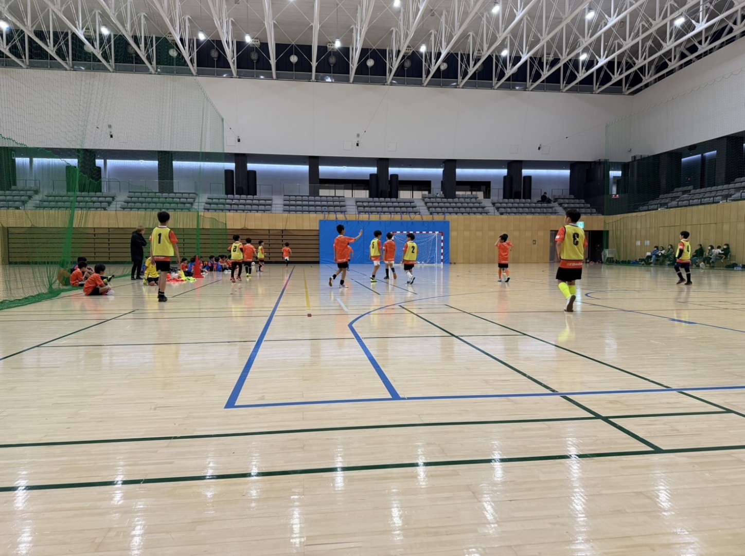 エンジョイクラス：体育館でのトレーニング風景